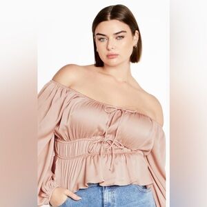 ♥️ 2/$10 Yasmine Crop Top